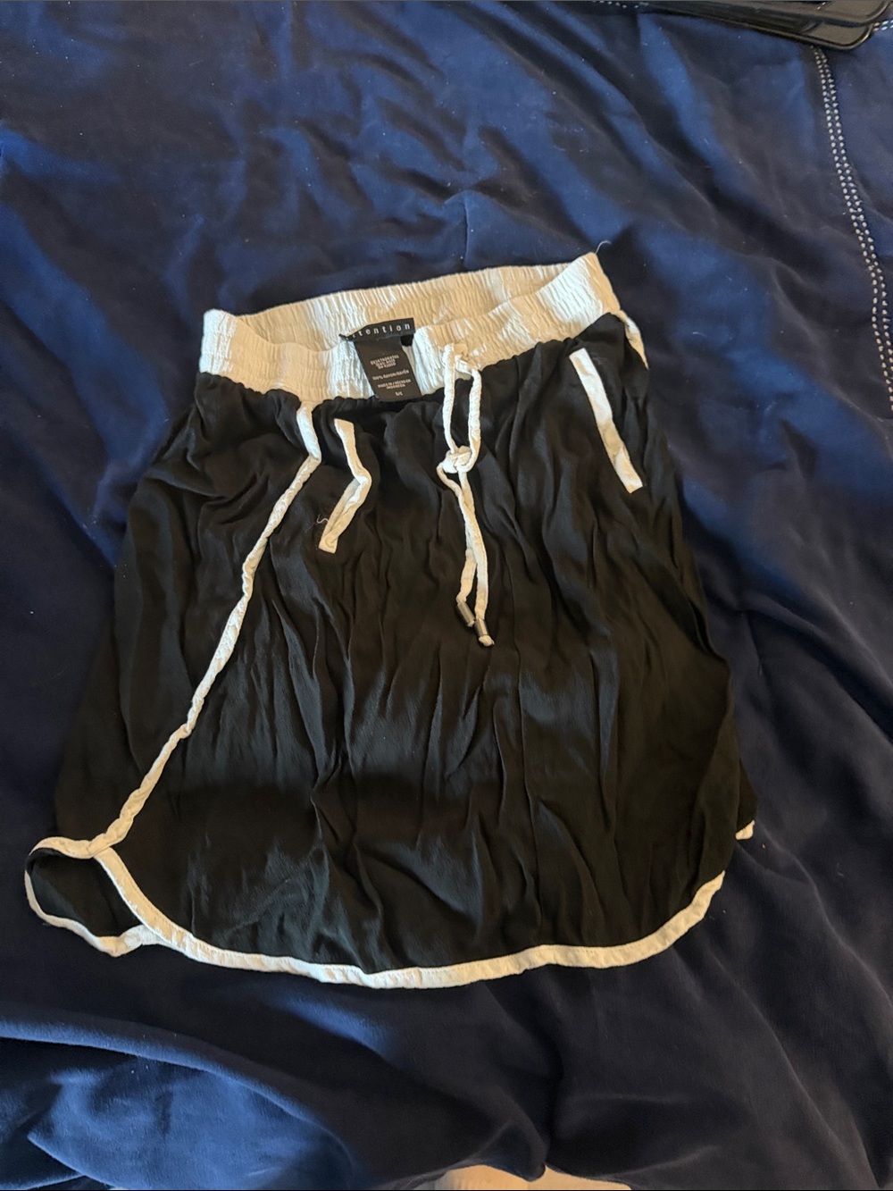 Black and Cream Drawstring Waist shorts - Picture 3 of 7